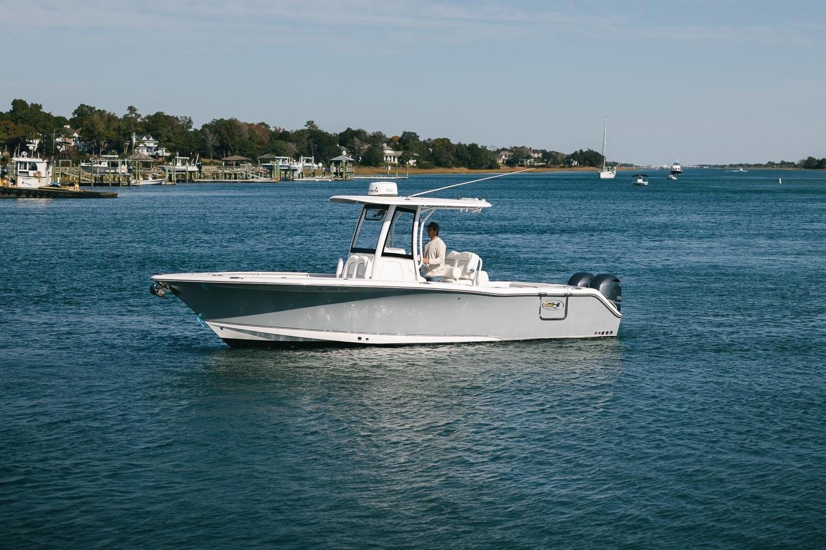 2019 Sea Hunt Gamefish 27 Coffin Box