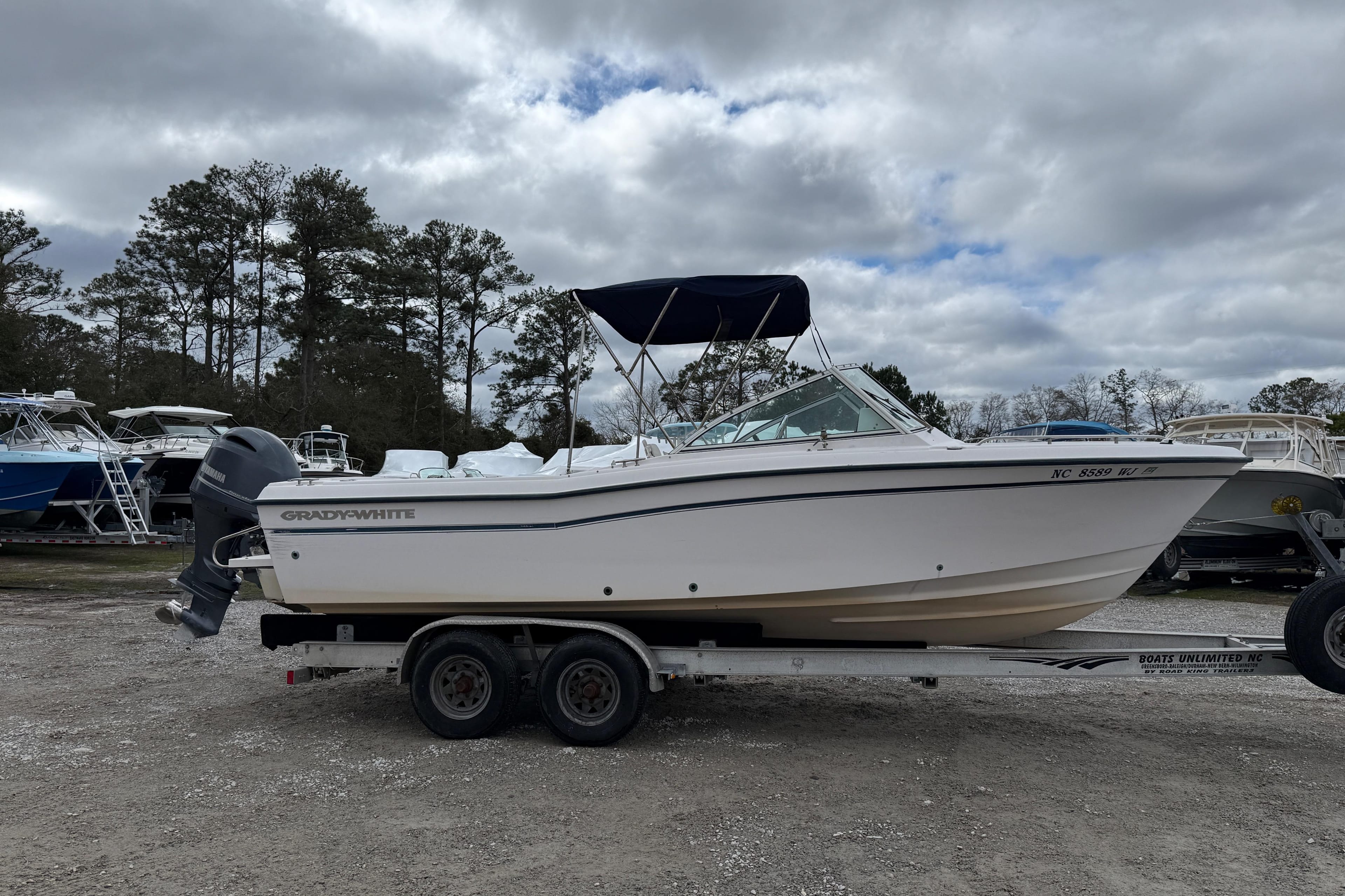 2000 Grady-White Freedom 225