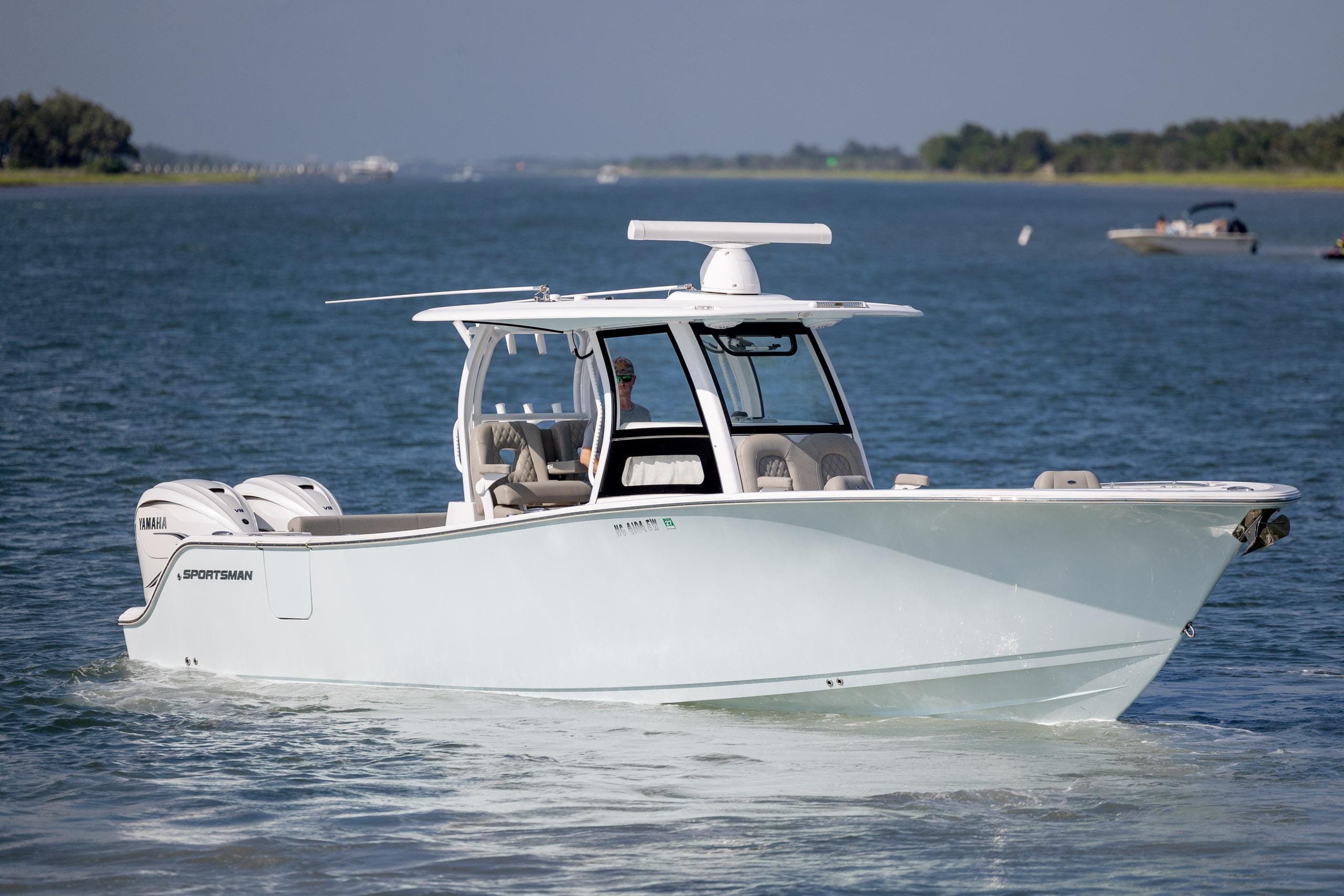 2021 Sportsman Open 322 Center Console