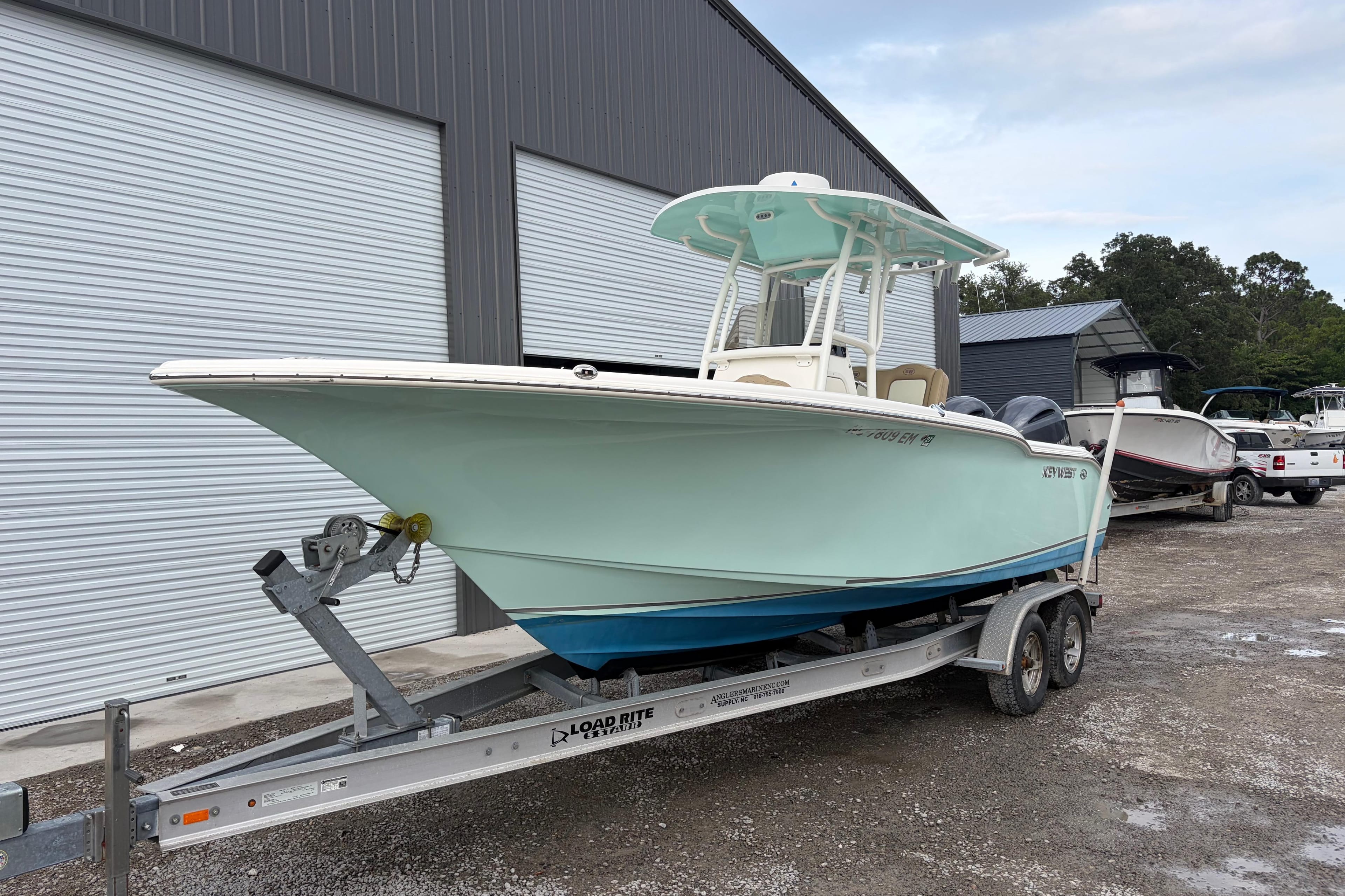 2019 Key West 244 Center Console