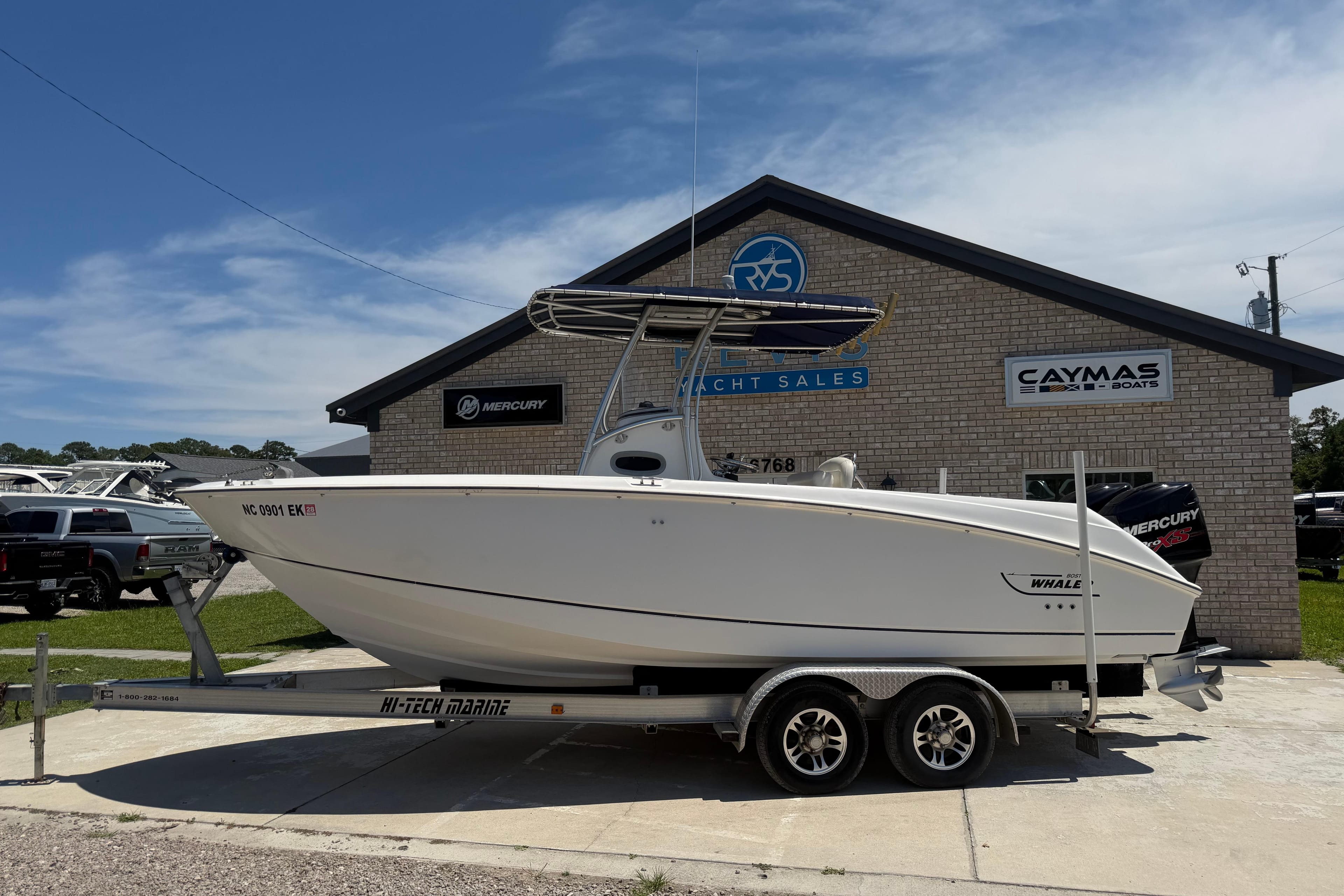 2003 Boston Whaler 240 Outrage