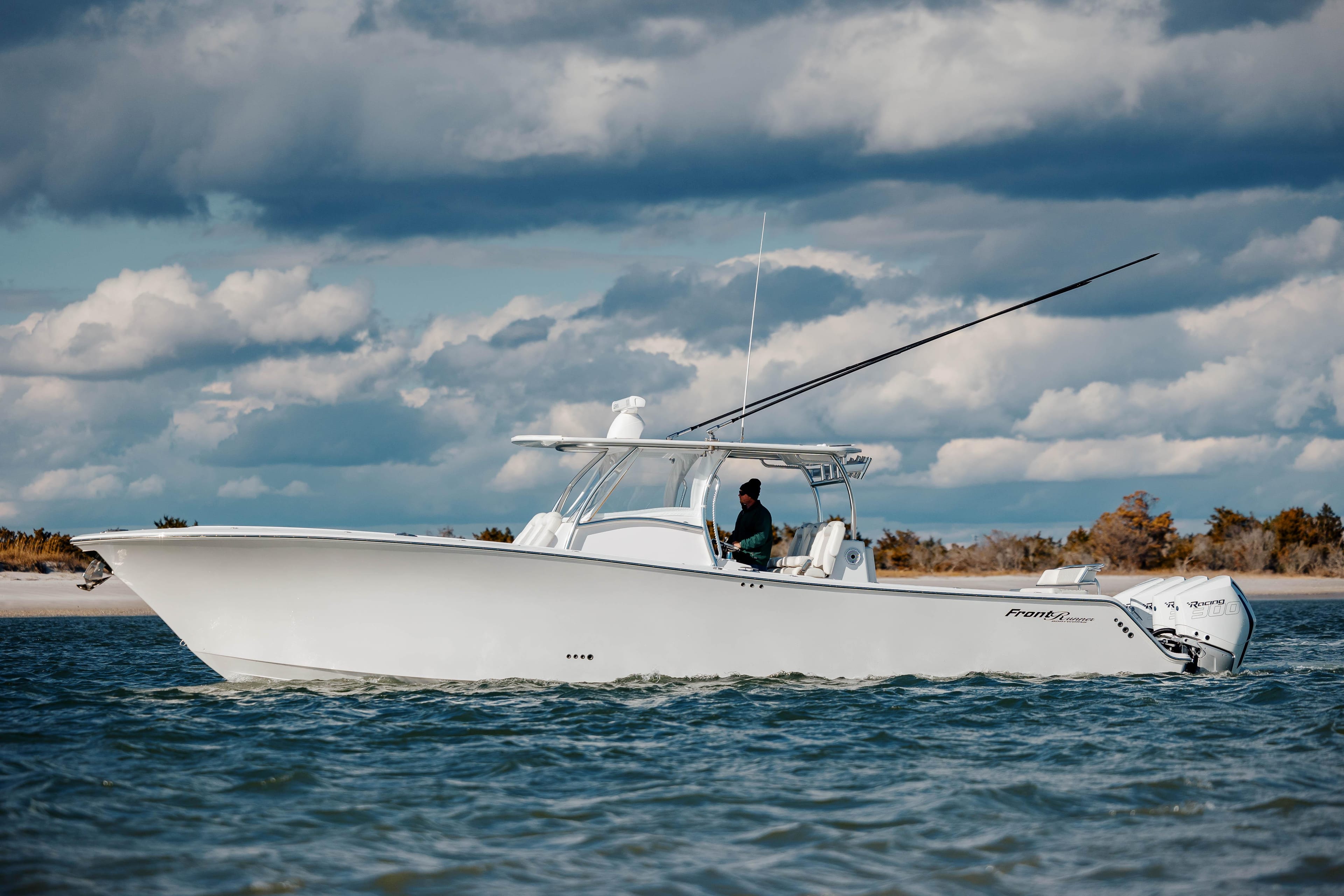 2022 Front Runner 39 Center Console