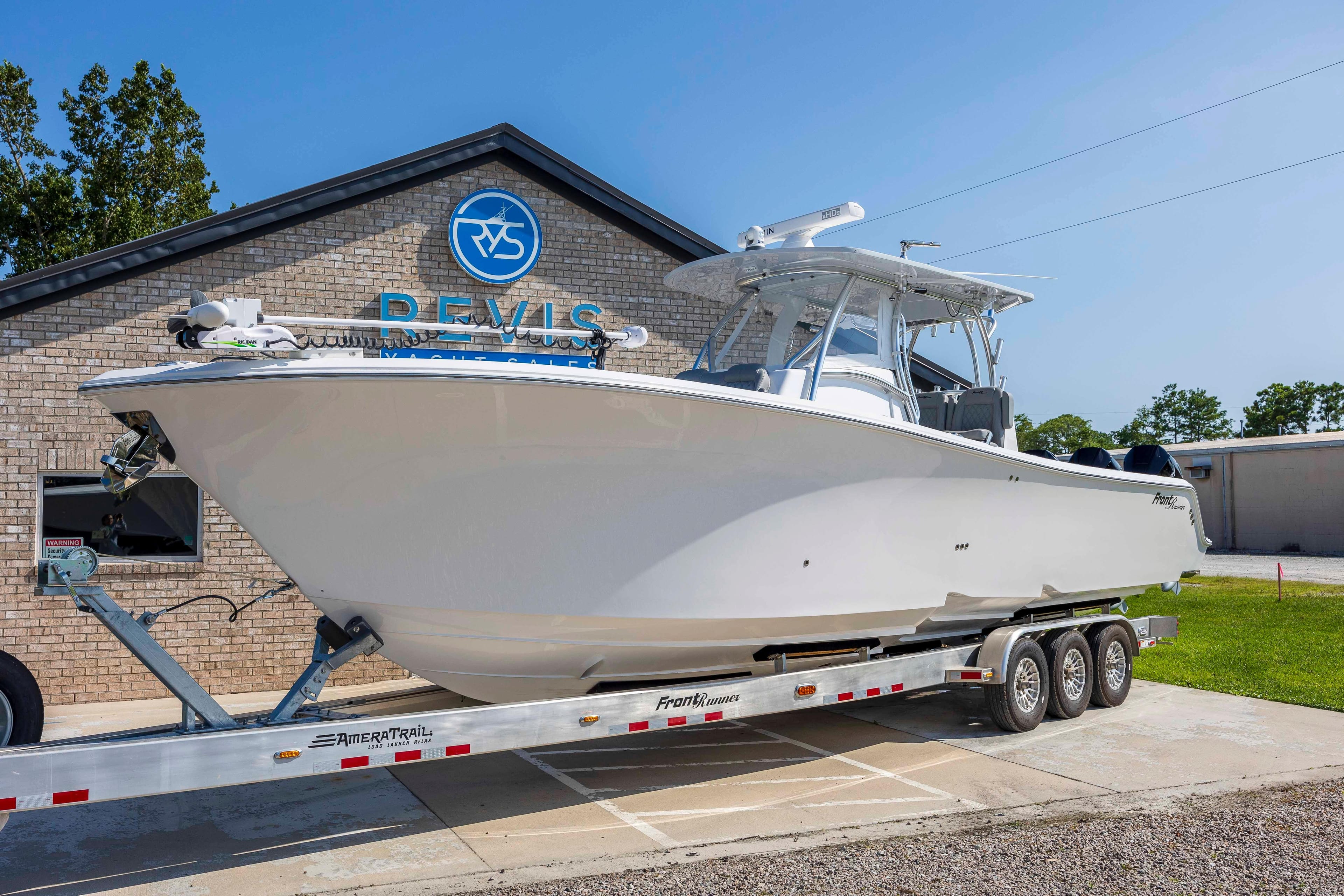 2023 Front Runner 36 Center Console