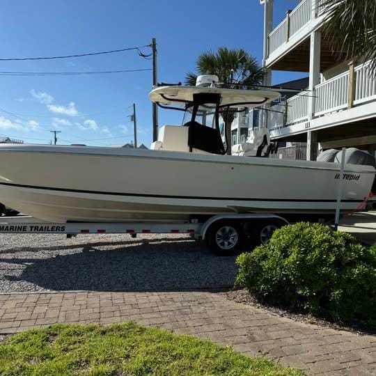 2003 Intrepid 289 Center Console
